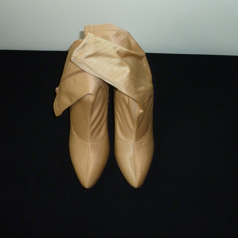 Olivia Camel Canyon Boot
